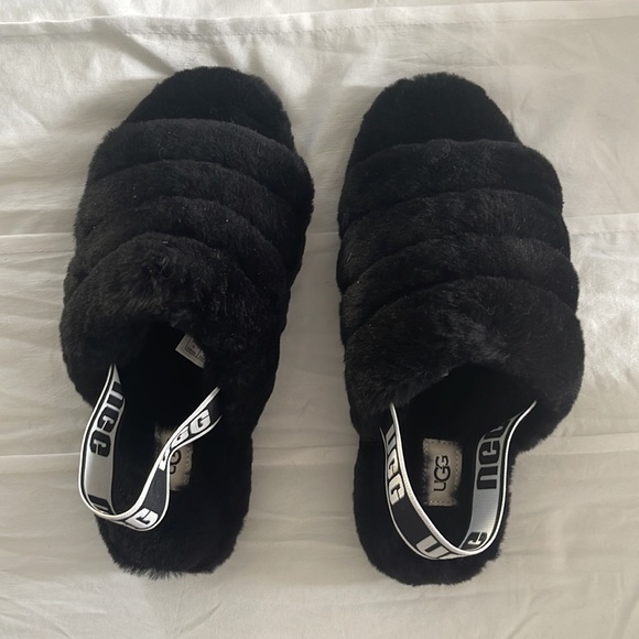 UGG Slippers - Picture 3 of 4